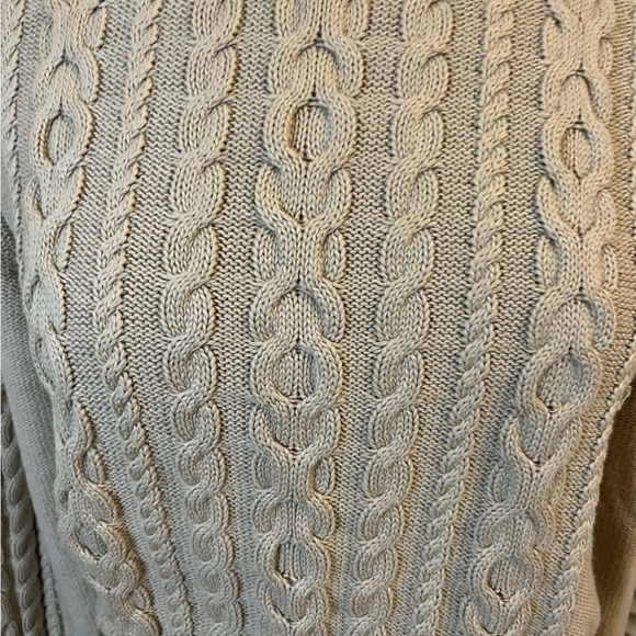 L.L. Bean Women's Cable Knit long sleeve Sweater - beige/tan EUC - Picture 2 of 6
